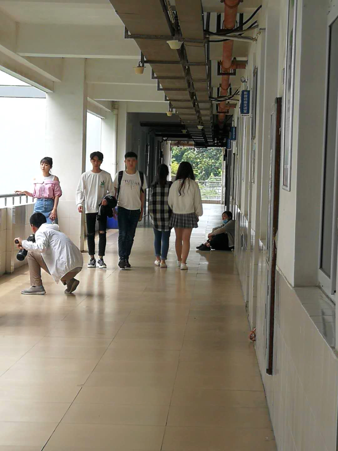 843071975.jpg 843071975.jpg